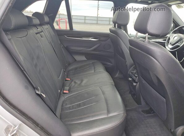 5UXKT0C33H0V95734 2017 BMW X5 Silver Vista del compartimento del motor