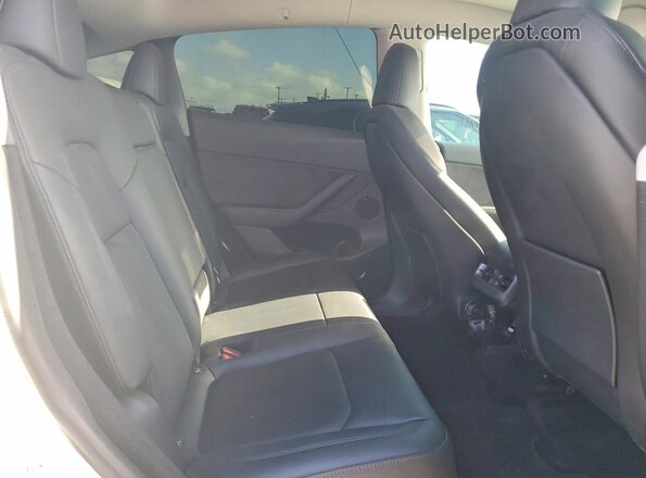 7SAYGDEE0PA052489 2023 TESLA MODEL Y White Vista del compartimento del motor