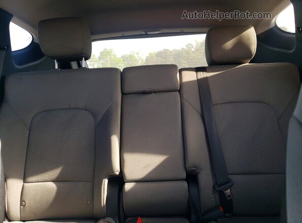 5XYZU3LB7JG509850 2018 HYUNDAI SANTA FE Silver Vista interior trasera