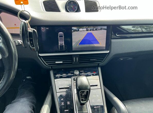 WP1AA2AY3KDA00814 2019 PORSCHE CAYENNE Blue Widok wnętrza z tyłu