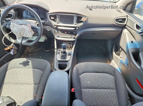 KMHC65LC1JU102850 2018 HYUNDAI IONIQ Blue Widok zestawu wskaźników