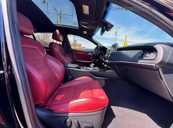 KNAE55LC9K6057823 2019 KIA STINGER Black 