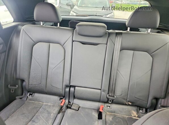 WA1DECF37S1010120 2025 AUDI Q3 White უკანა სალონის ხედი