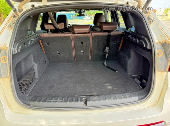 WBX73EF07P5W12917 2023 BMW X1 White Вид задньої частини салону