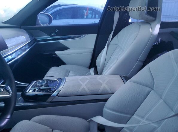 WBA23EH05PCN25109 2023 BMW 7 SERIES Серый 