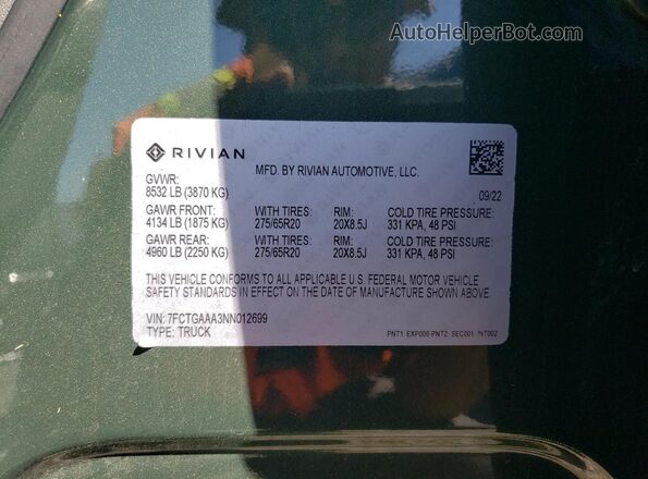 7FCTGAAA3NN012699 2022 RIVIAN R1T Green 