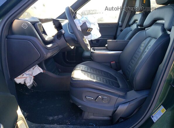 7FCTGAAA3NN015344 2022 RIVIAN R1T Green Front interior view