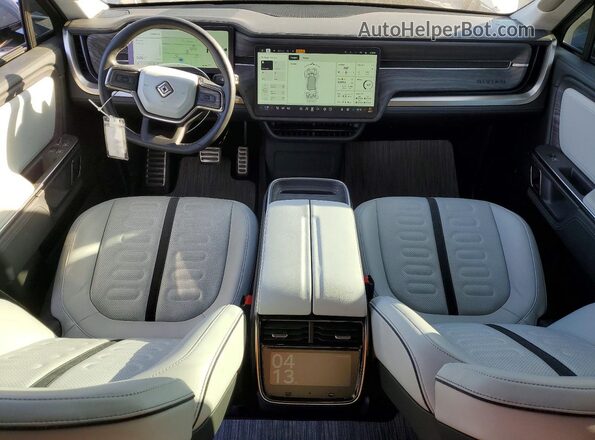 7FCTGAAA3NN015814 2022 RIVIAN R1T Gray Dashboard view