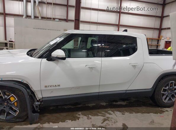 7FCTGAAA5NN007455 2022 RIVIAN R1T White 