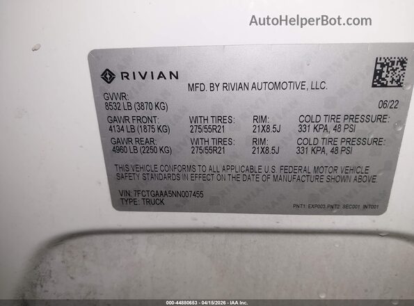 7FCTGAAA5NN007455 2022 RIVIAN R1T White Engine compartment view