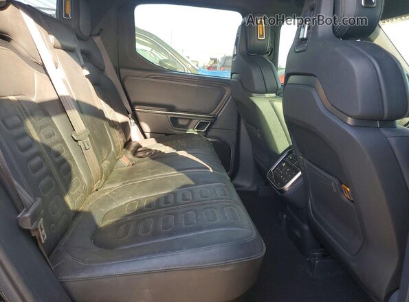 7FCTGAAL1NN009723 2022 RIVIAN R1T Black Rear seats view