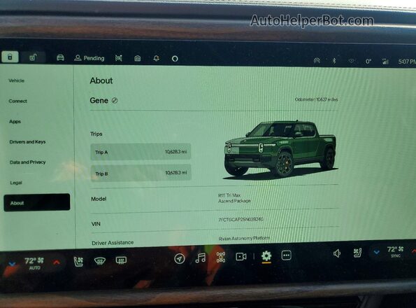 7FCTGCAP2SN038240 2025 RIVIAN R1T Зеленый Вид щитка приборов