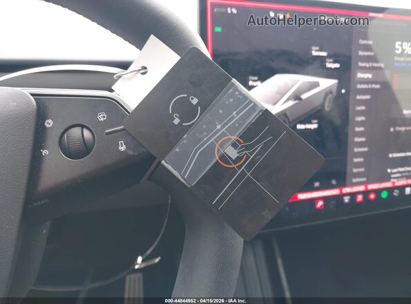 7G2CEHED0SA062523 2025 TESLA CYBERTRUCK Silver Dashboard view