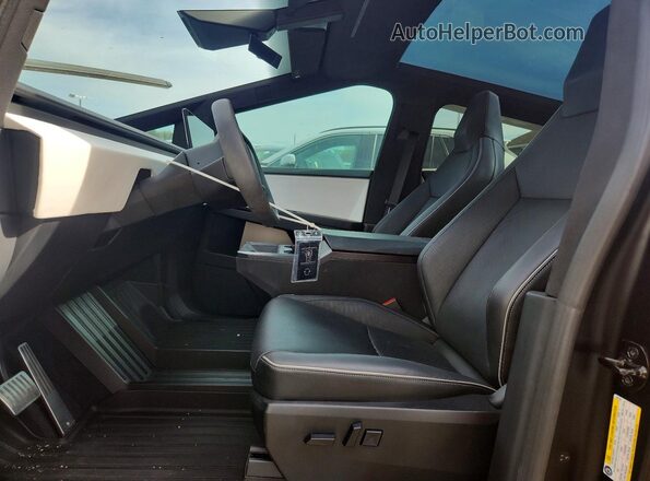 7G2CEHED1RA001322 2024 TESLA CYBERTRUCK Black Вид салону спереду