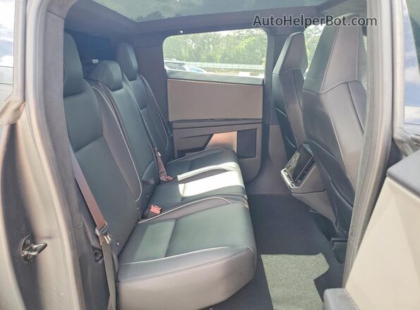 7G2CEHED2SA066069 2025 TESLA CYBERTRUCK Black Widok tylnych siedzeń