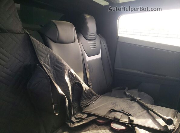 7G2CEHED3SA075055 2025 TESLA CYBERTRUCK Серебряный Вид задней части салона