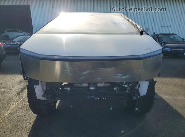 7G2CEHED5SA075817 2025 TESLA CYBERTRUCK Silver Դիմացի տեսք