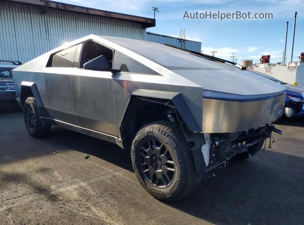 7G2CEHED5SA075817 2025 TESLA CYBERTRUCK Silver Առջևի աջ