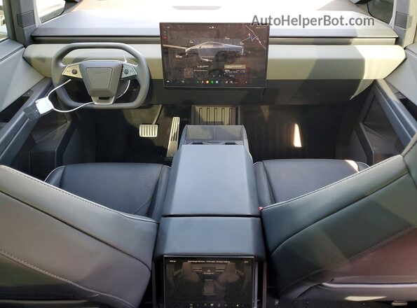 7G2CEHED5SA075817 2025 TESLA CYBERTRUCK Silver Առջևի վահանակի տեսք