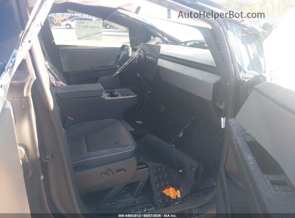 7G2CEHED6RA037068 2024 TESLA CYBERTRUCK Silver Vista interior delantera