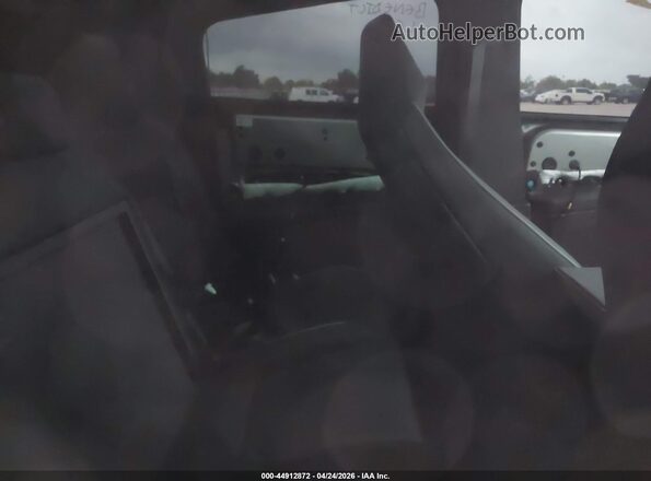 7G2CEHED9SA081510 2025 TESLA CYBERTRUCK Silver Vista de la etiqueta del VIN