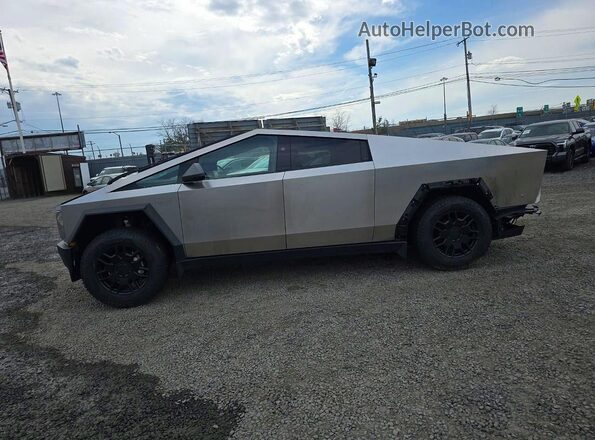 7G2CEHEDXRA003232 2024 TESLA CYBERTRUCK Silver 