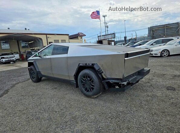 7G2CEHEDXRA003232 2024 TESLA CYBERTRUCK Silver Rear left