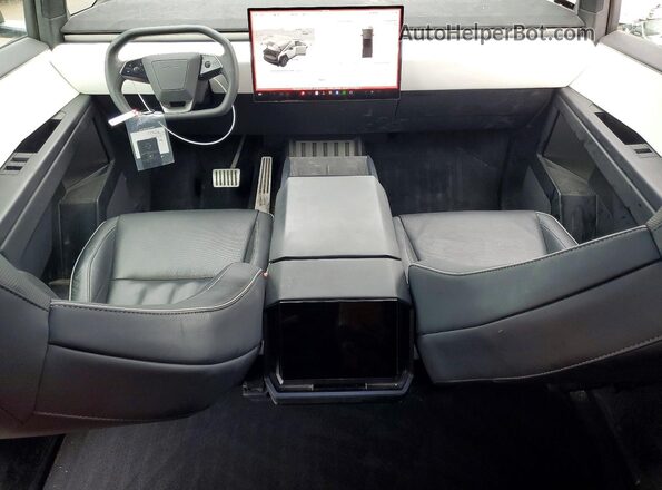 7G2CEHEE7RA019140 2024 TESLA CYBERTRUCK Gray Dashboard view