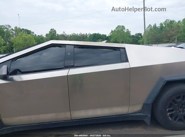 7G2CEHEE9RA041723 2024 TESLA CYBERTRUCK Gray Հետևի տեսք