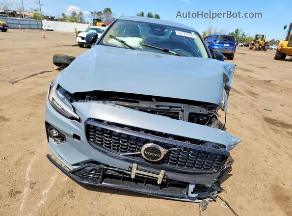 7JRL12TL5RG282444 2024 VOLVO S60 Бирюзовый Вид спереди