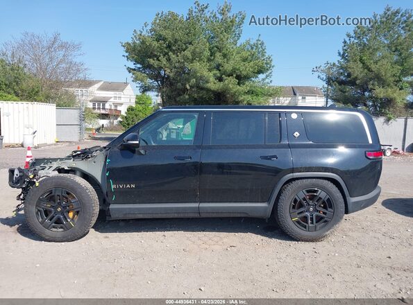 7PDSGABL0NN002240 2022 RIVIAN R1S Black 