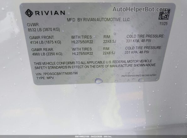 7PDSGCBA1TN085796 2026 RIVIAN R1S White Engine compartment view
