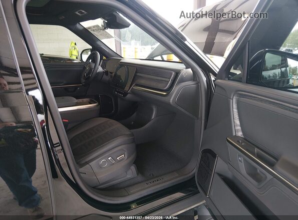 7PDSGCBA5TN088071 2026 RIVIAN R1S Black Вид салону спереду