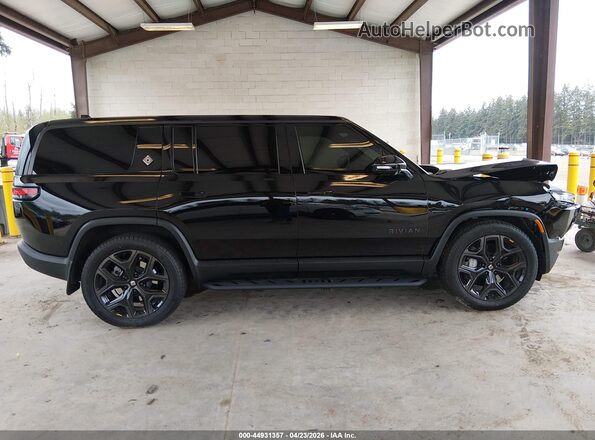 7PDSGCBA5TN088071 2026 RIVIAN R1S Black Панорамний вид салону 360°