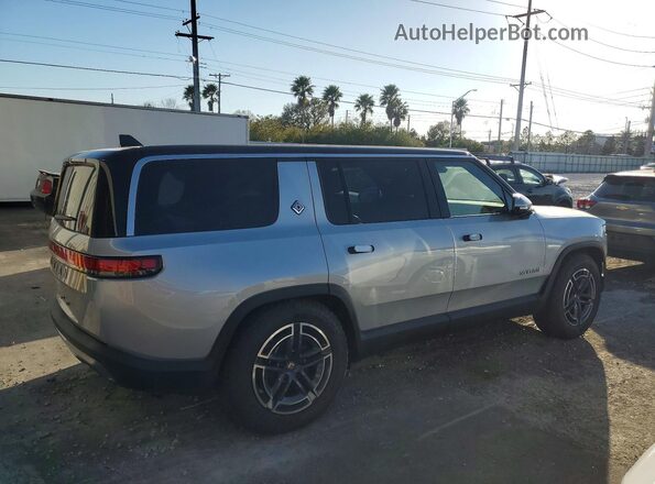 7PDSGGBA1TN080010 2026 RIVIAN R1S Silver უკანა მარჯვენა