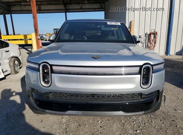 7PDSGGBA1TN080010 2026 RIVIAN R1S Silver წინა ხედი