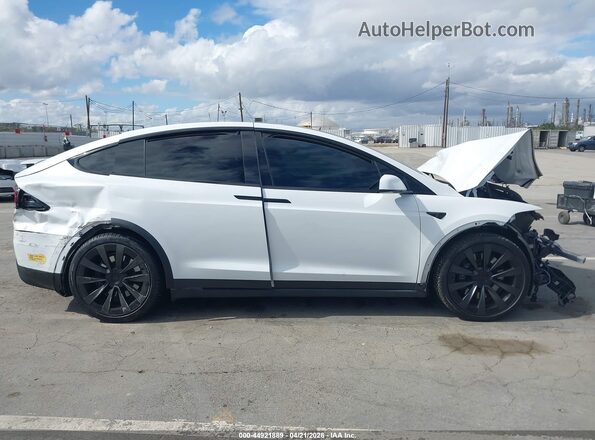 7SAXCBE56NF336463 2022 TESLA MODEL X Белый Вид задней части салона