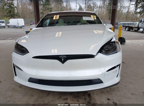7SAXCBE58SF464909 2025 TESLA MODEL X White Instrument cluster view