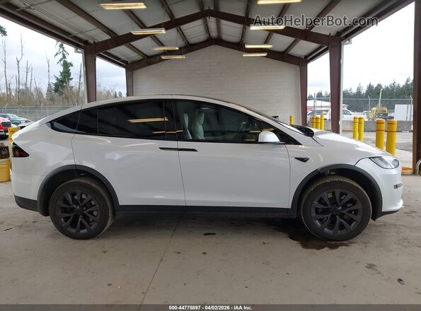7SAXCBE58SF464909 2025 TESLA MODEL X White Rear interior view