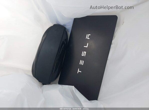 7SAXCBE62NF340003 2022 TESLA MODEL X Черный Вид панели приборов