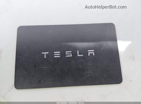 7SAXCBE64SF469811 2025 TESLA MODEL X Белый Вид панели приборов
