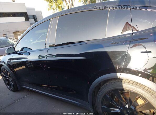 7SAXCBE67NF333967 2022 TESLA MODEL X Black Սալոնի 360 աստիճան տեսք