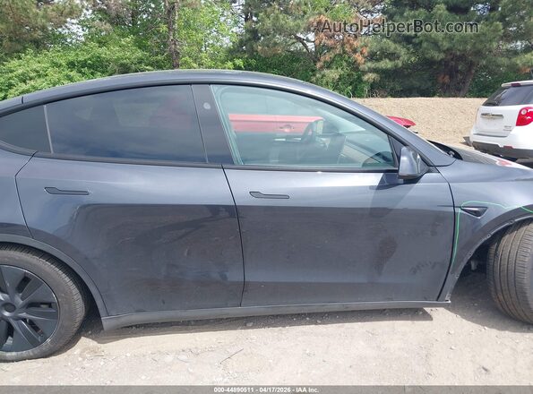 7SAYGAEE1RF199375 2024 TESLA MODEL Y Серый Вид задней части салона