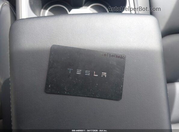 7SAYGAEE1RF199375 2024 TESLA MODEL Y Серый Вид панели приборов