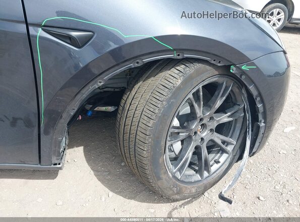 7SAYGAEE1RF199375 2024 TESLA MODEL Y Серый Вид спереди