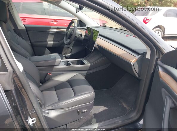 7SAYGAEE1RF199375 2024 TESLA MODEL Y Серый Вид салона спереди