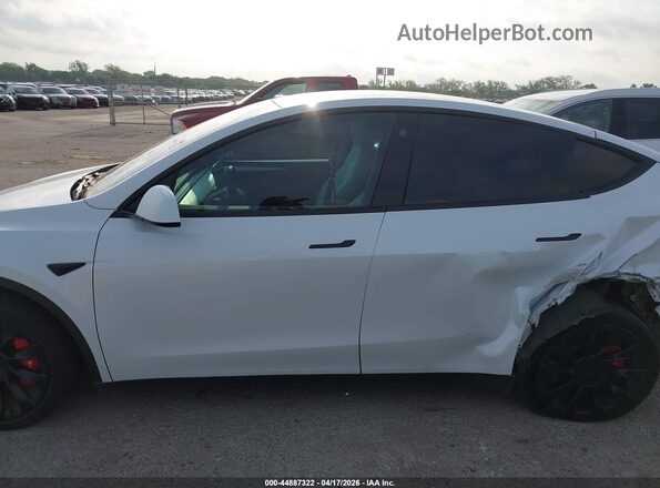 7SAYGAEE2PF689210 2023 TESLA MODEL Y Белый Панорамный вид салона 360°