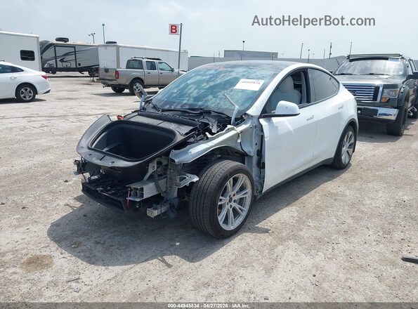 7SAYGAEE6NF388775 2022 TESLA MODEL Y White Առջևի ձախ երեք քառորդ տեսարան