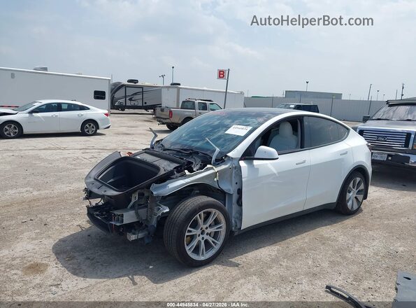7SAYGAEE6NF388775 2022 TESLA MODEL Y White Սալոնի 360 աստիճան տեսք