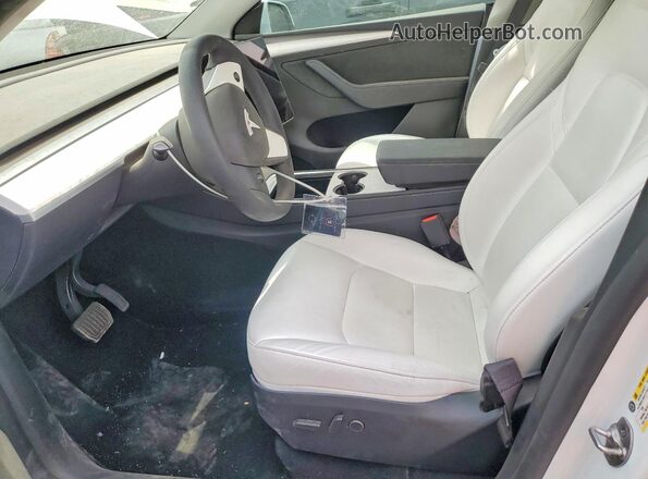 7SAYGAEE7RF046578 2024 TESLA MODEL Белый Вид салона спереди